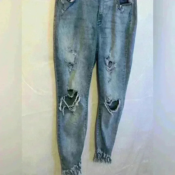 Judy‎ Blue Women's Skinny Fit Distressed Jeans with Fringe - Size 18W - Picture 3 of 8